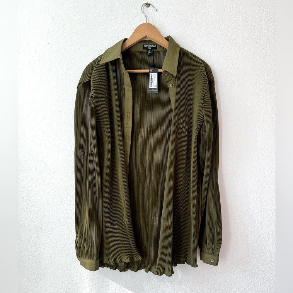 New with tag PrettyLittleThing pleated button front oversized shirt women 8 Tall